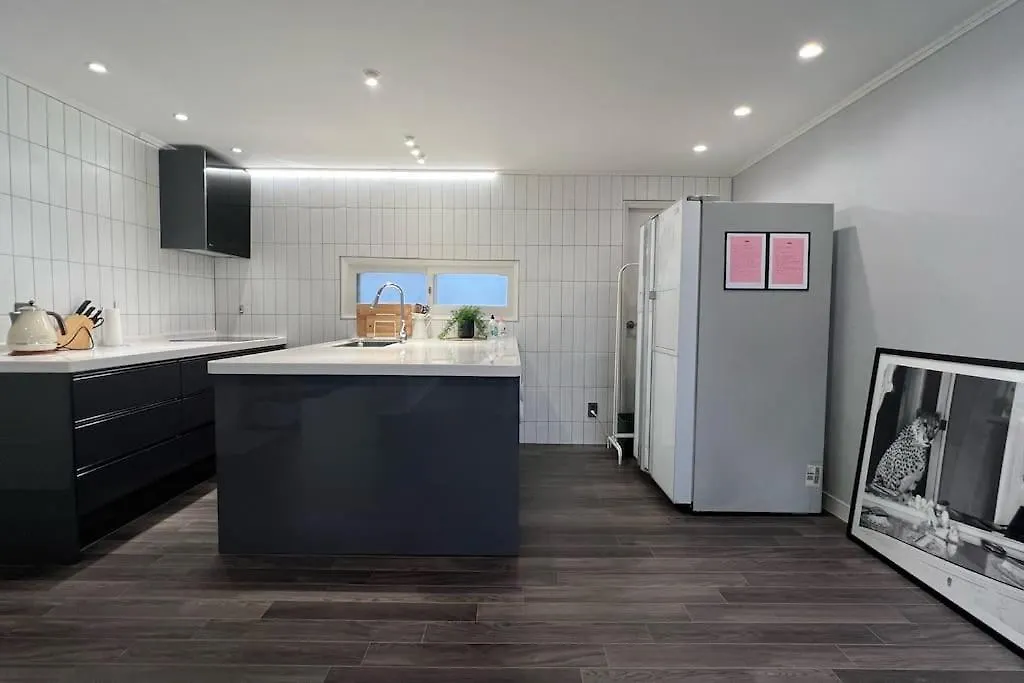 Hongdae 3Bedroom Apartment #13 Seoul South Korea